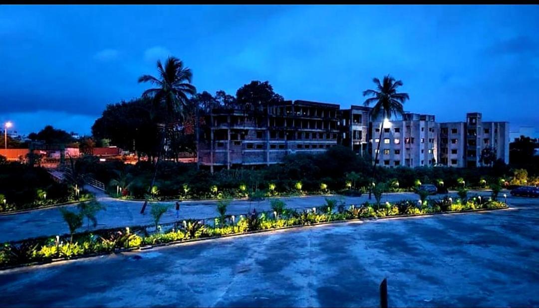 The Democracy Hotel & Resorts Nashik Exterior photo