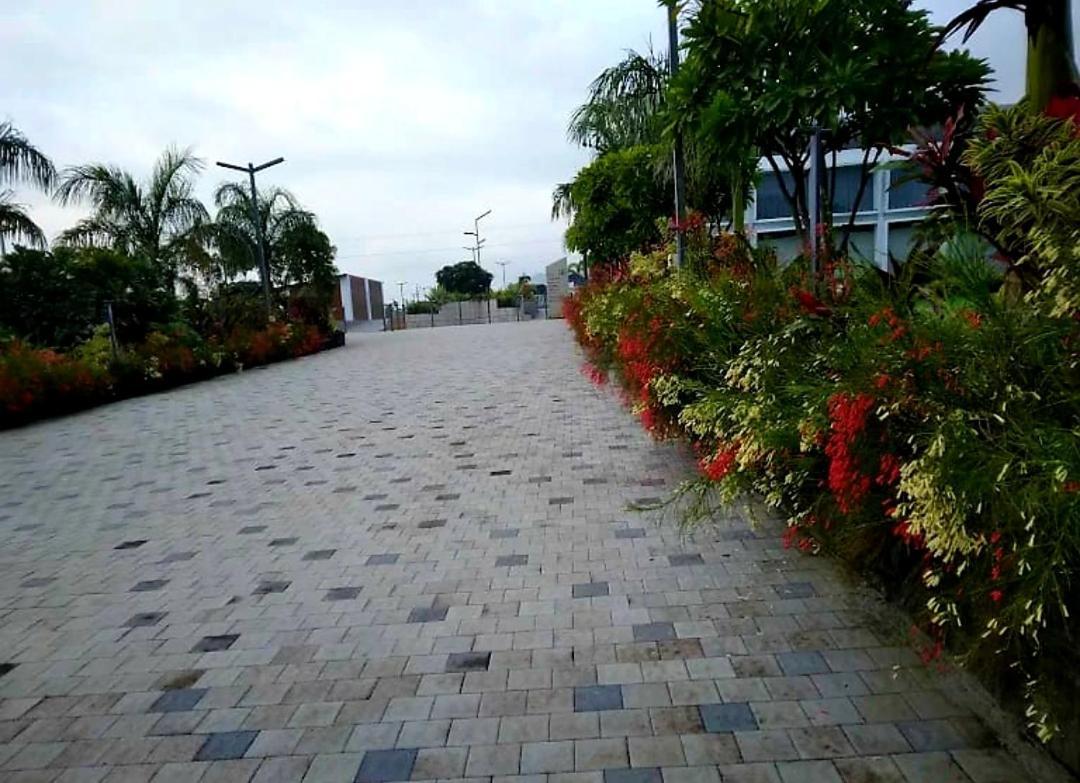 The Democracy Hotel & Resorts Nashik Exterior photo