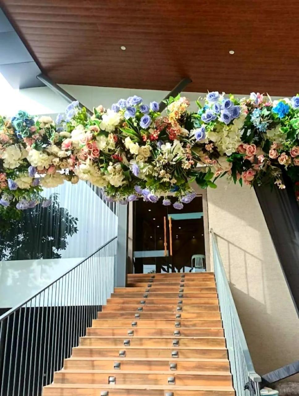 The Democracy Hotel & Resorts Nashik Exterior photo